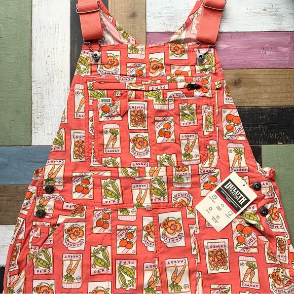NWT Duluth Medium x31L Heirloom Gardening Bib Overalls Coral Seed Packets Farm - Picture 4 of 9
